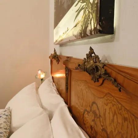 Napolicentrico Bed & Breakfast 4*