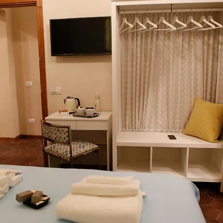 Napolicentrico Bed & Breakfast 4*